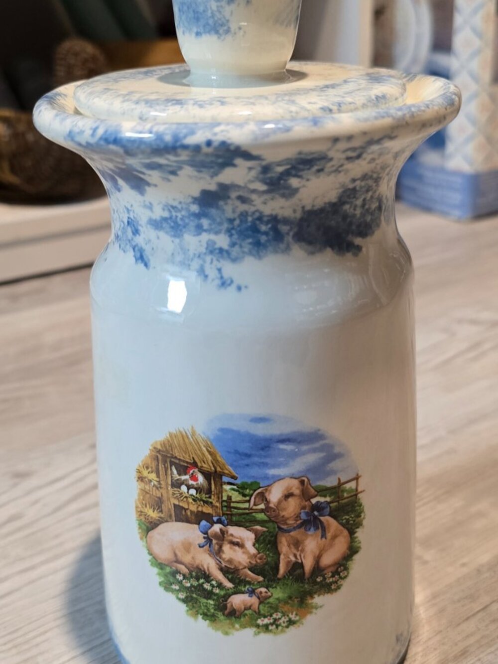 Vintage Farmhouse Ceramic Pig Family Canister Jar - Picture 7 of 7
